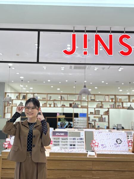 8/14(金)のエミ♡コミュに出演します♪<br>「JINS」 「だがし屋ちゃりんこ」<br> 着用衣装は「ジーユー」