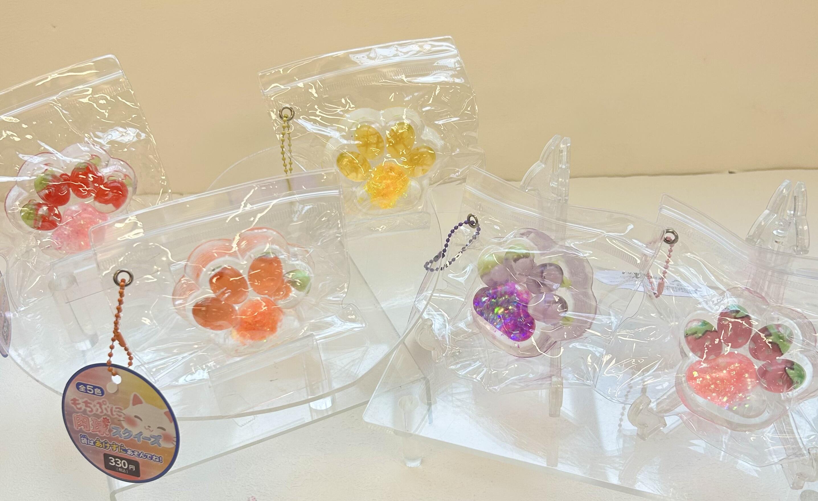 ⋆ ✩ ⋆ ┄ ⋆ ✩ ぷにぷにもちもちがの触り心地がクセになる♡フルーツの肉球や焼きたてパンのスクイーズが入荷しました⋆ ✩ ⋆ ┄ ⋆ ✩ 